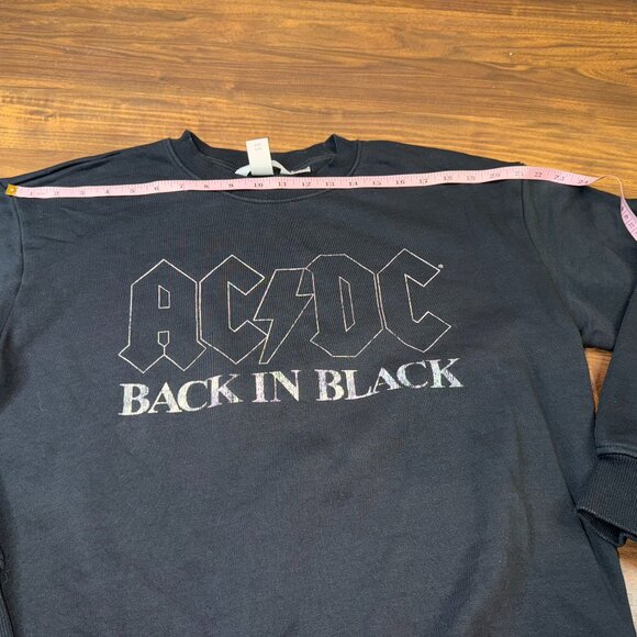 H&M ACDC “Back in Black” Graphic Sweatshirt – Women’s Size Medium - Picture 4 of 8